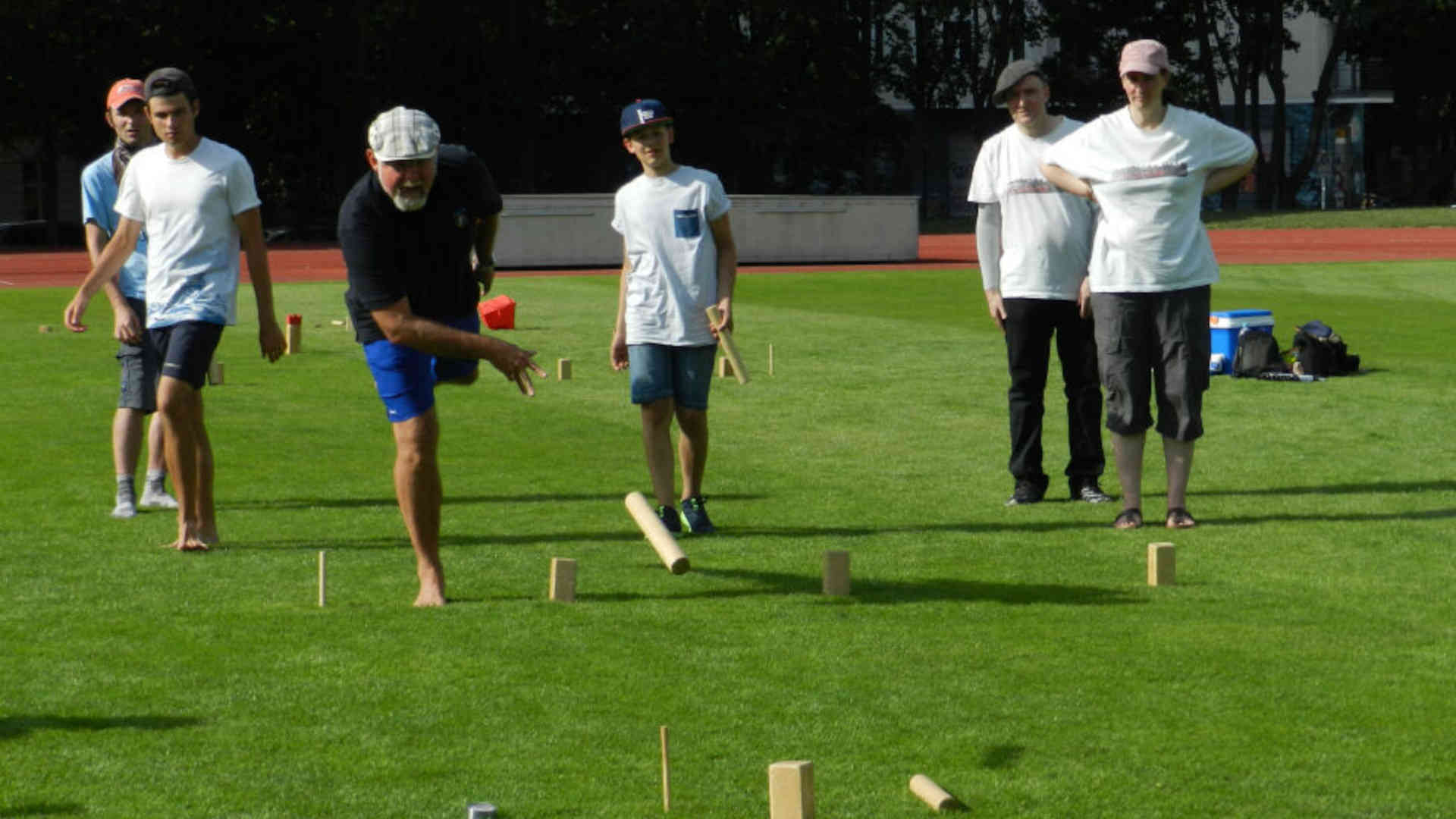 Das Kubb-Team BerlinCS spielt hier das 6vs6-Turnier bei den Kubb Europameisterschaften im Juli 2020 in Berlin.