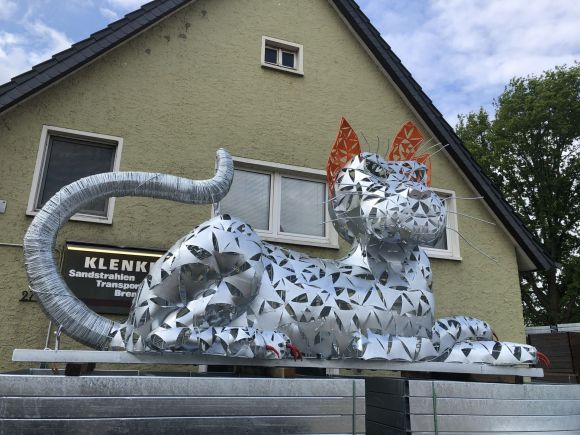 Eine Zwischenstation für die Katze. In Hahlen wartet sie auf ihre Reise an den Lago Maggiore, ihren endgültigen Standort.