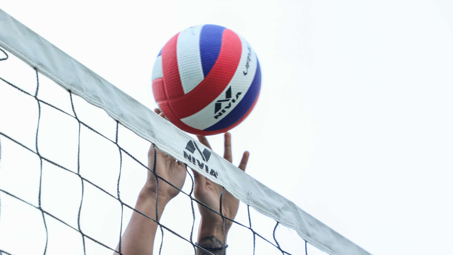 Volleyball der Marke Nivia, Modell Vayu.
